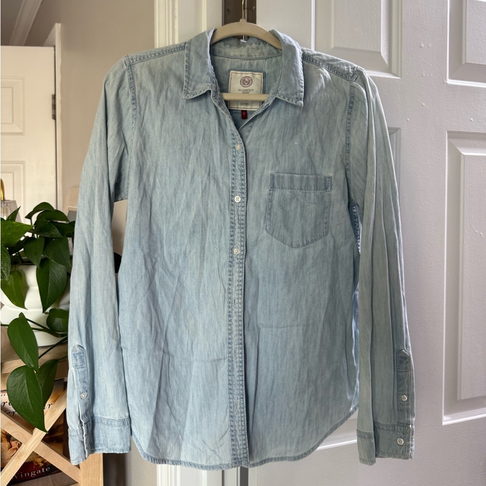 SO women’s Casual Light Blue Denim / Chambray Button Down Shirt